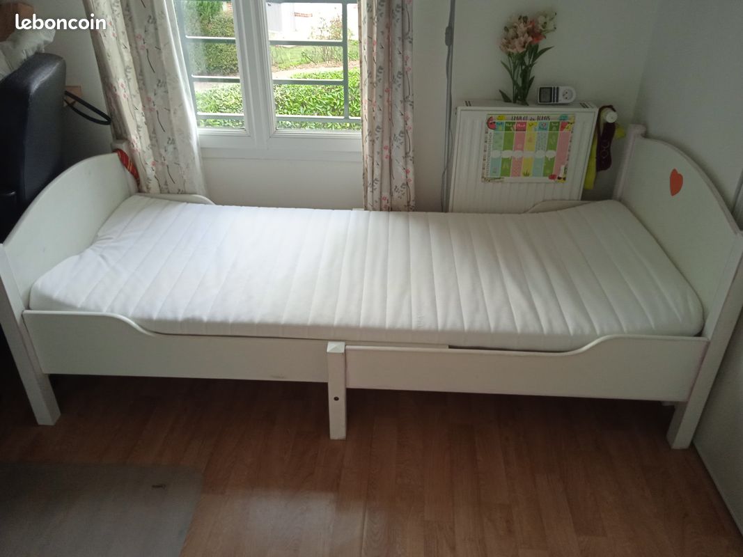 Lit évolutif en bois blanc IKEA+ matelas (image 1)