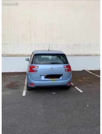 Place parking Bourg la Reine 500 m du RER B