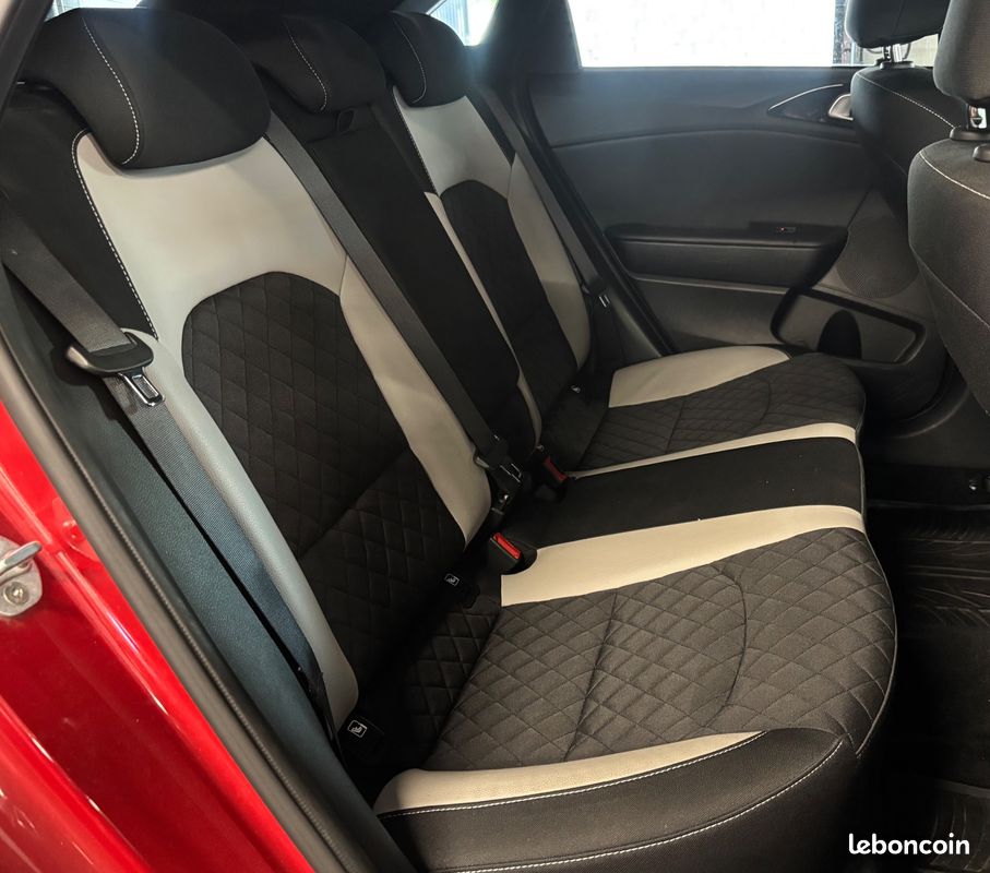 Kia ceed 1.6 crdi 135 ch gt-line premium dct bva - premiere main -garantie 10/2027 kia (image 21)