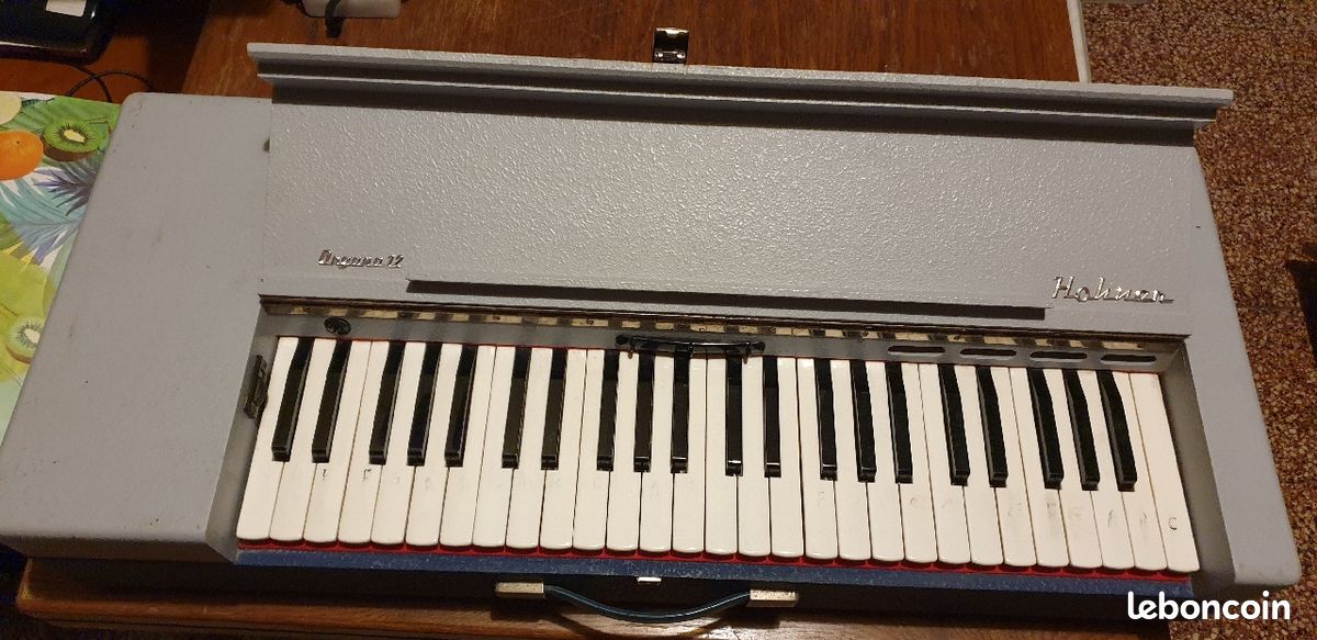 Harmonium électrique portatif 60's (image 1)