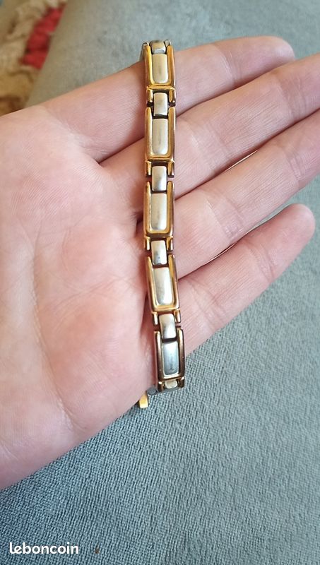 Montre-bracelet Vintage Reseda Argent, 17 Rubis, Largeur 10mm - Élégance Intemporelle