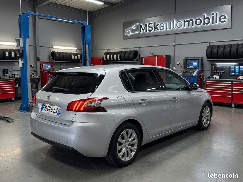PEUGEOT 308 PHASE II (T9) 1.2 e-THP 12V 110 cv Pack Style - Garantie 6 Mois - ÉTAT IRRÉPROCHABLE (image 3)