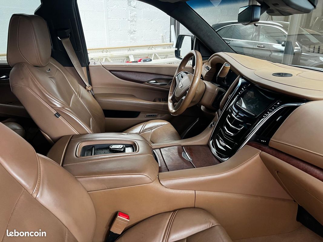 CADILLAC ESCALADE 6.2 V8 420 AWD Platinium 2017 (image 7)