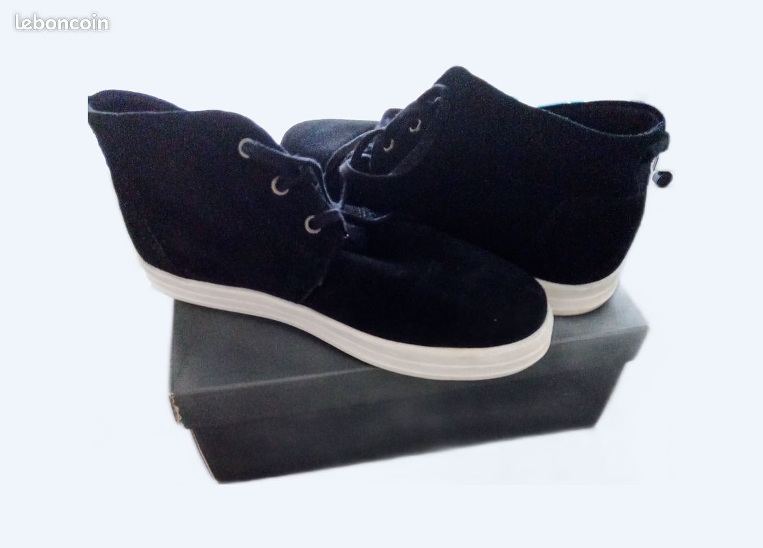 Baskets daim noires (image 1)