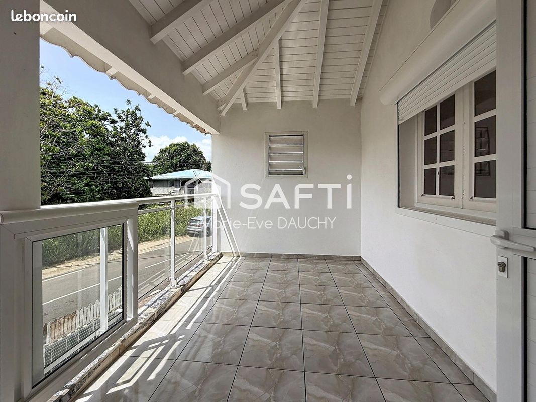 Appartement 3 pièces 65 m² · à Sainte-Rose · 65 m² · 780 €
