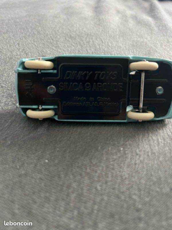 Voiture,Dinky Toys Simca 9 arondes (image 6)