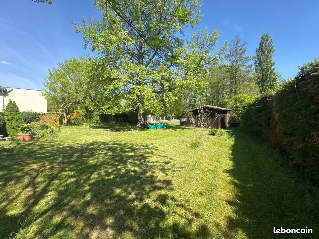 Terrain 3 552 m² Saint Romain De Jalionas · à Saint-Romain-de-Jalionas · 190 000 €