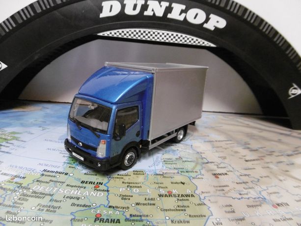Nissan Cabstar E Camion Caisse 2004 Modèle 3D - Télécharger Camion activé