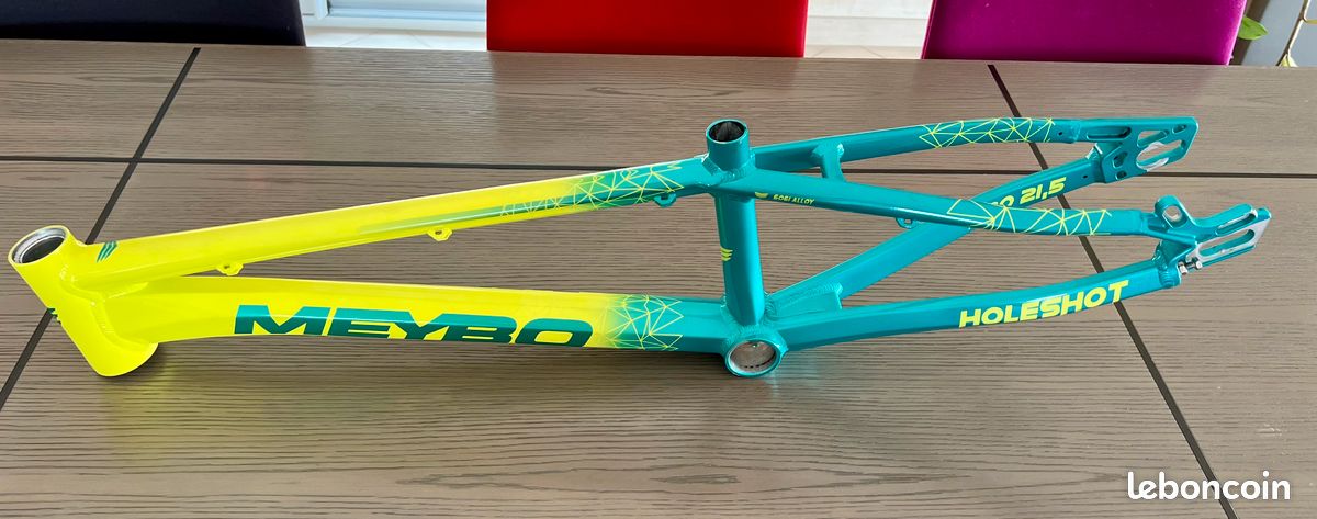 Cadre BMX MEYBO HOLESHOT PRO 21,5 comme NEUF (image 2)