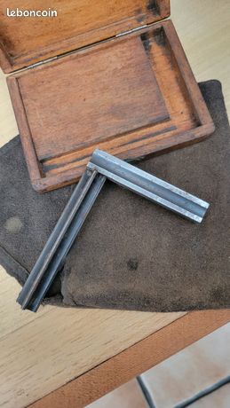 ANCIENNE EQUERRE EN BOIS DE MENUISIER Lot De 2 Monogramme
