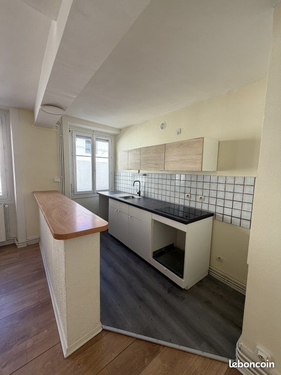 Appartement 4 pièces 77 m² · à Saint-Étienne · 77 m² · 670 €/mois