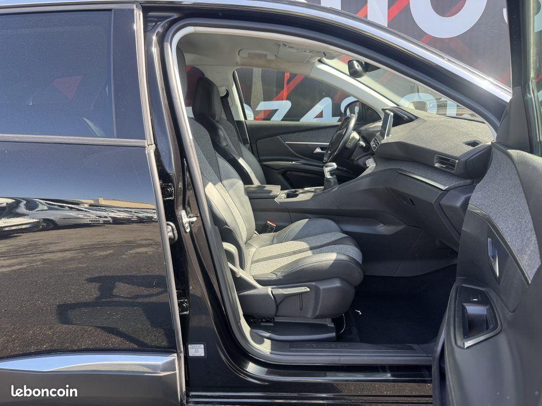 PEUGEOT 3008 II 1.2 Turbo 130 ACCESS 2018 (image 21)