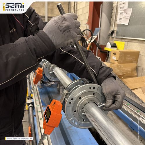 Rideau métallique électrique 3m×3m — Moteur ACM — Acier galvanisé — Direct fabricant Semi Fermetures (image 3)