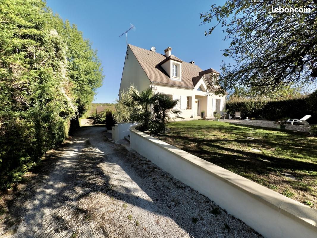 Maison 8 pièces 165 m² · à Fontaine-le-Port · 165 m² · 550 000 €