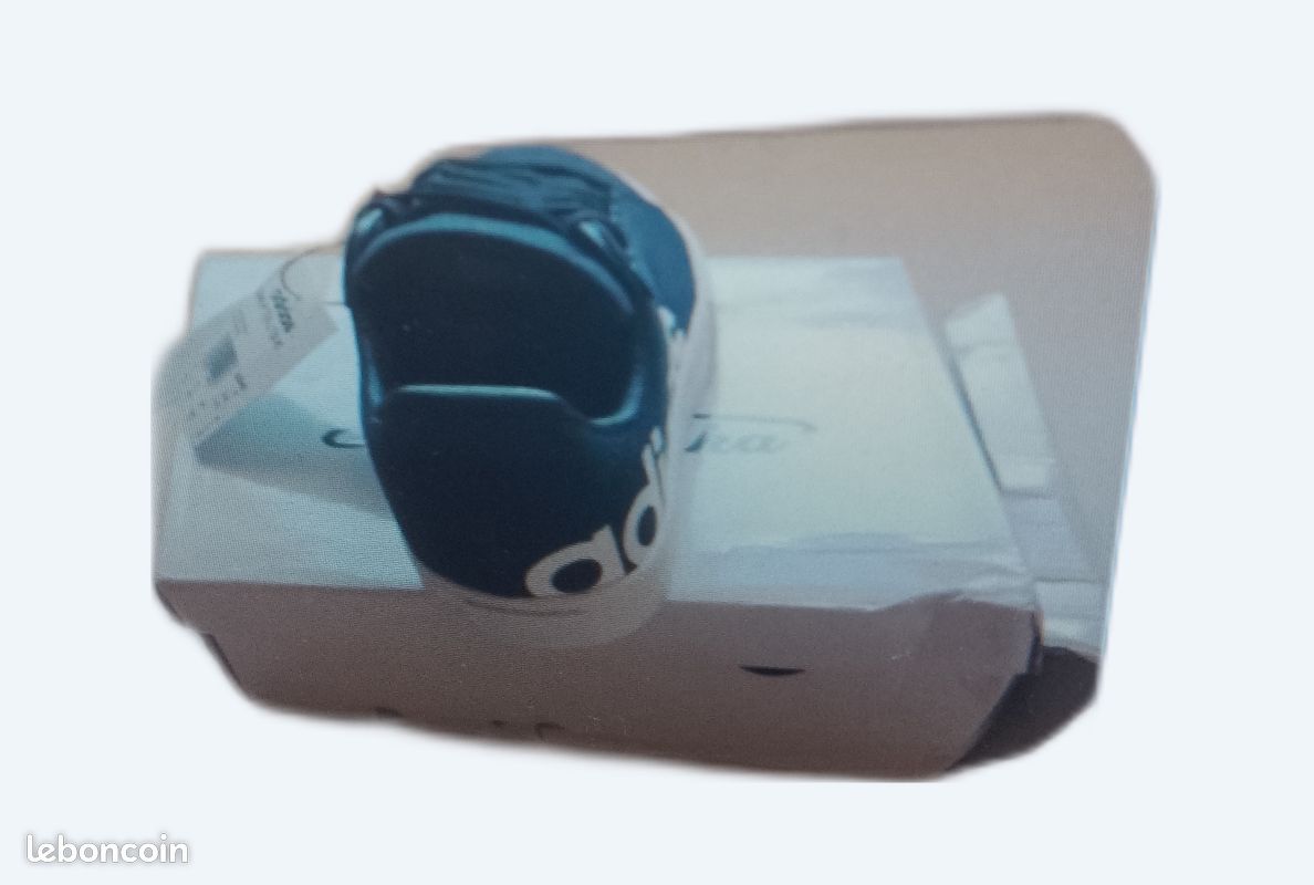 Basquets adidas avec étiquette neuf (image 1)