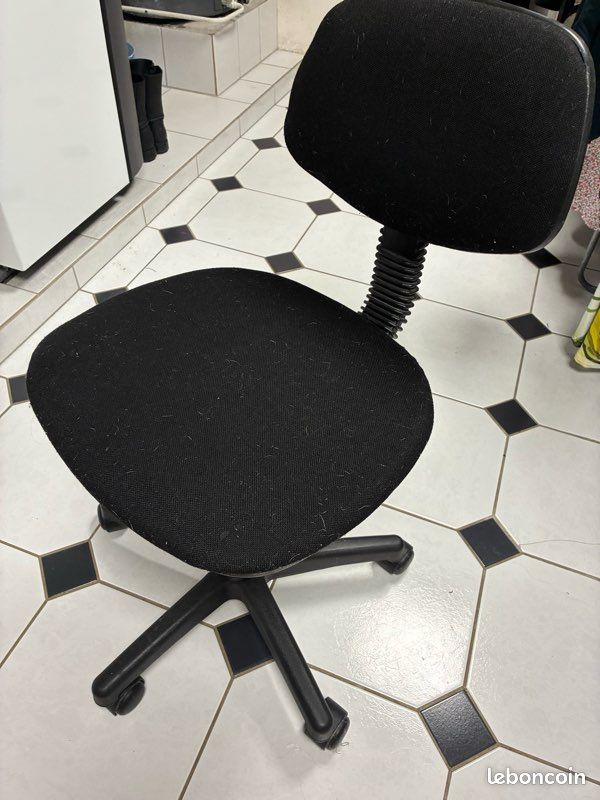 Chaise de bureau (image 1)