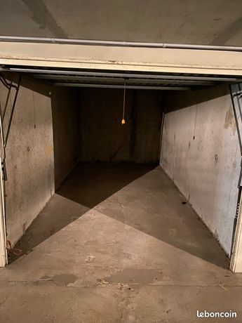 Loue garage/Box à l’année