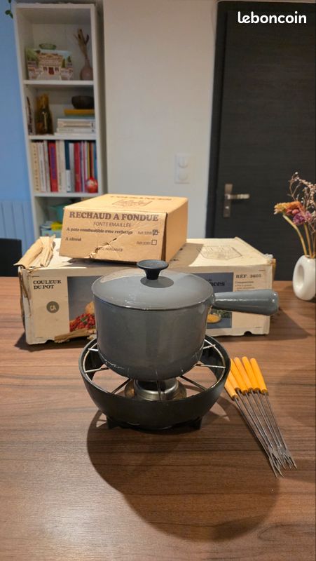 Caquelon à Fondue Le Creuset (Gebraucht) in Vallamand für CHF 90 – mit
