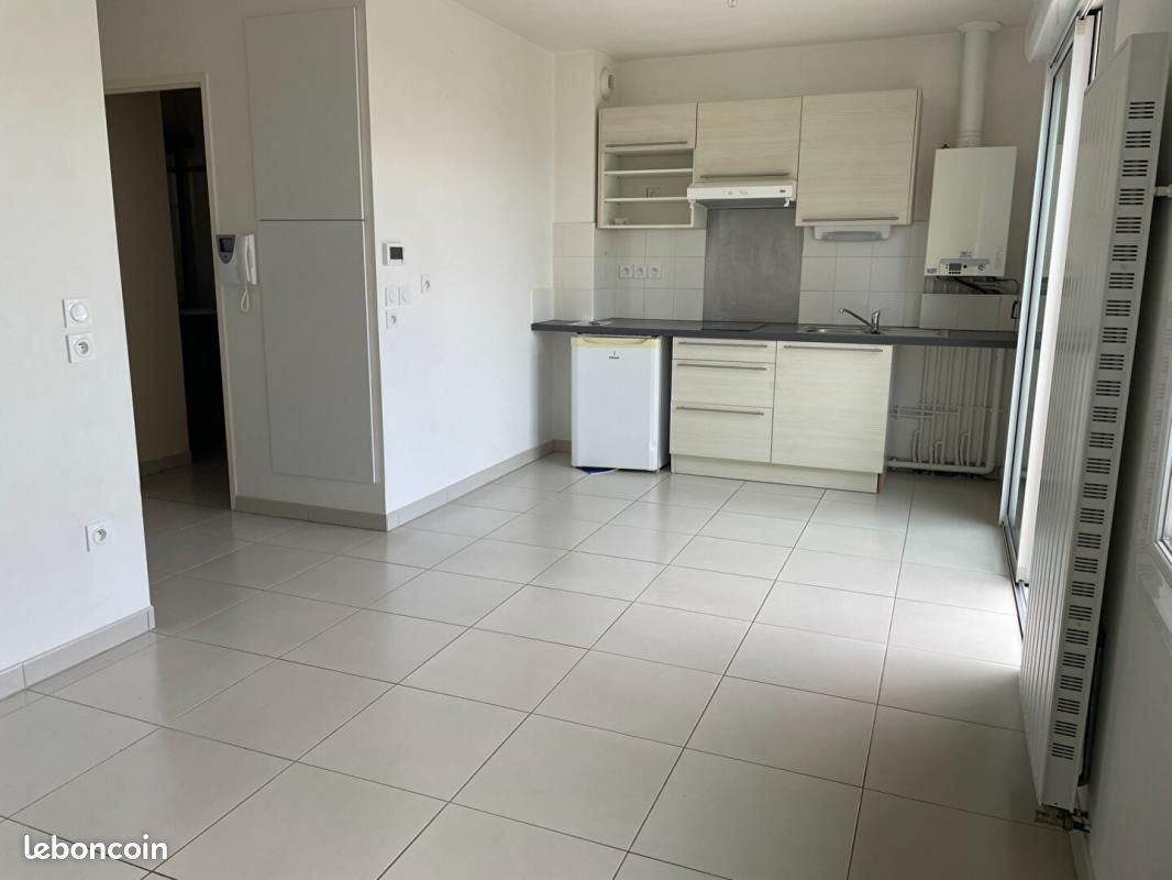 Studio 1 pièce 25 m² - Bassussarry 64200 (image principale 4)