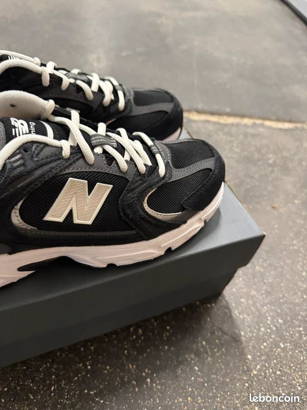 Chaussure NewBalance Noir neuve (image 2)