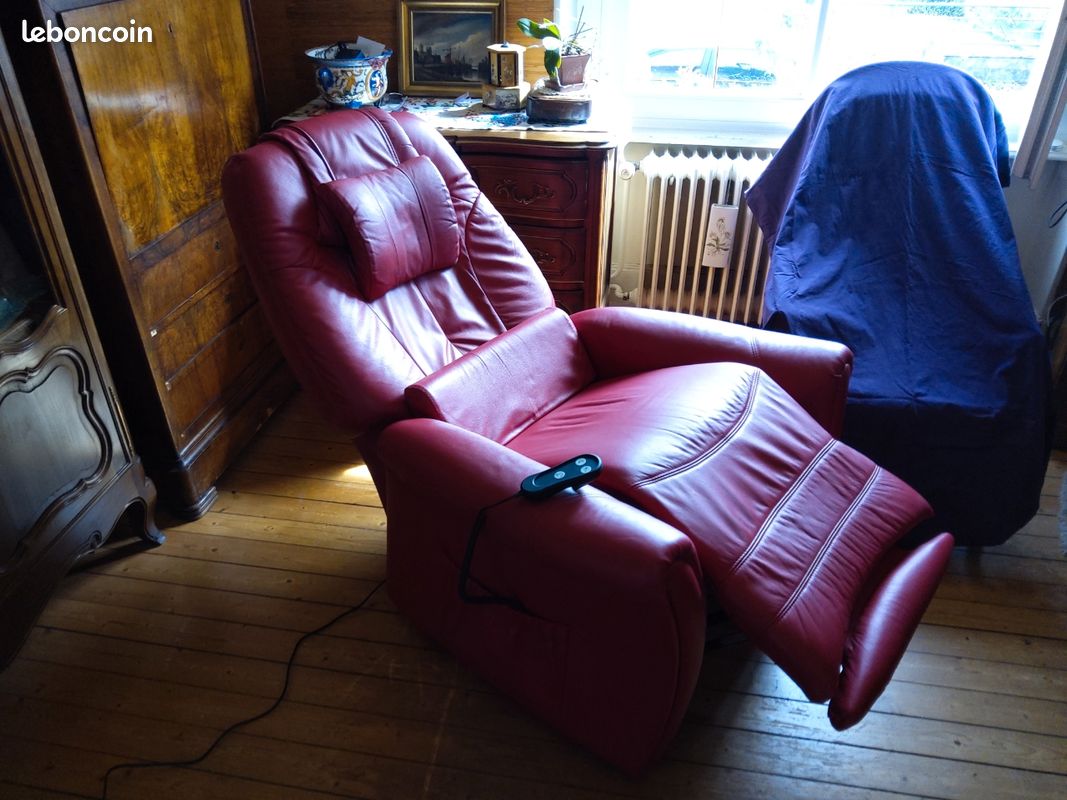 FAUTEUIL EN CUIR Médicalisé, relaxation (électrique avec systèmes "Relève Personne" et "Lombex") (image 1)