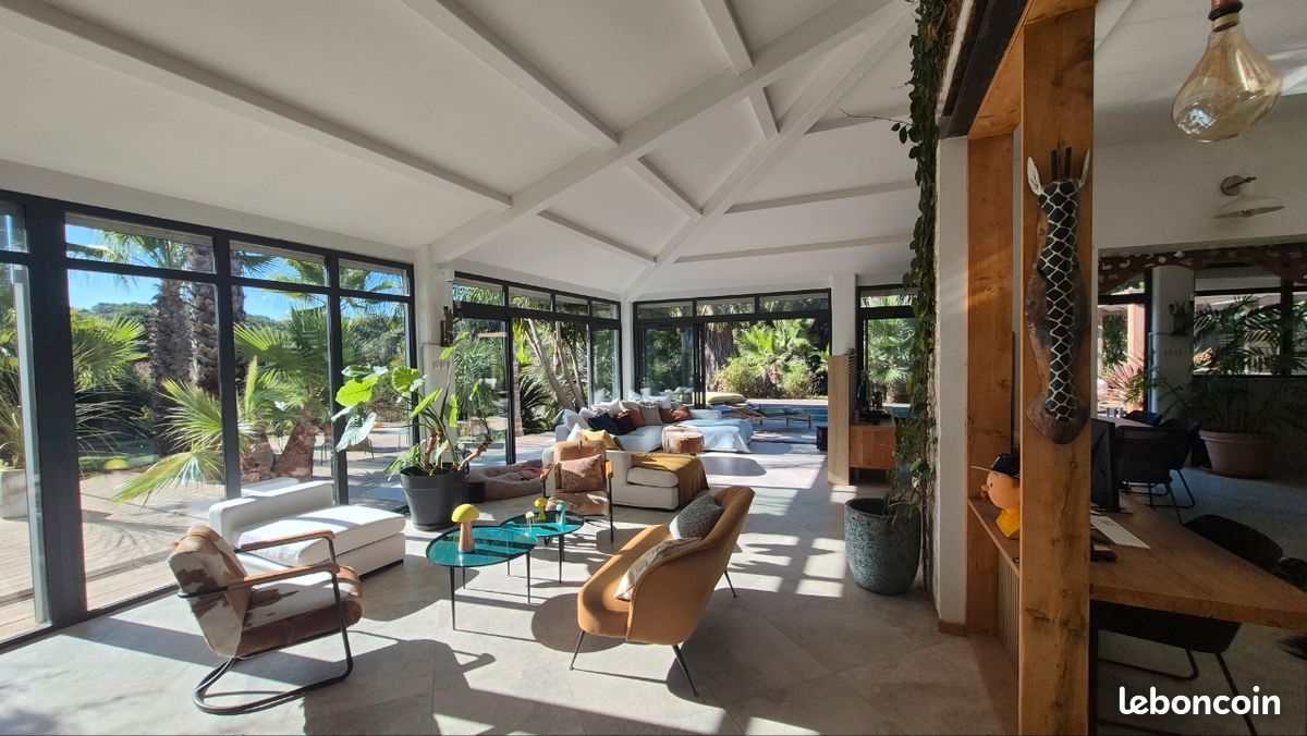 Maison 5 pièces 220 m² · à Carqueiranne · 220 m² · 1 350 000 €