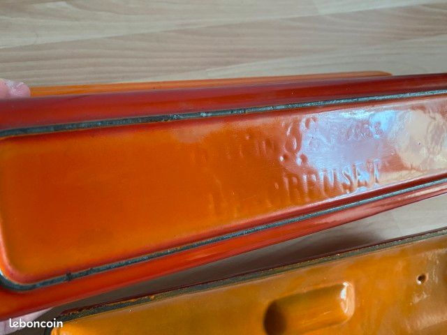 Terrine En Fonte Le Creuset 32 Cm - Rouge - Made In France - Vintage - État Correct