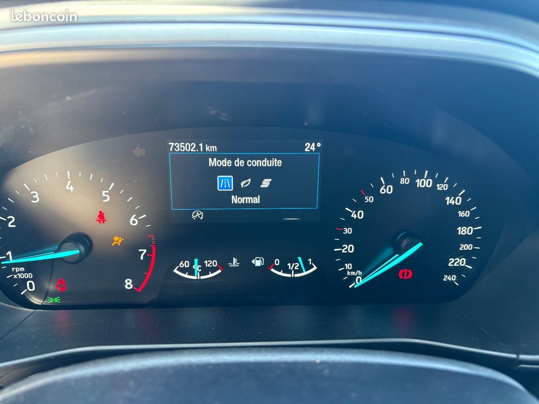 FORD FOCUS 1.0 Flexifuel 125 SS mHEV ST-Line Design / Park Assist / Caméras de recul / Sièges Chauffant / App (image 27)