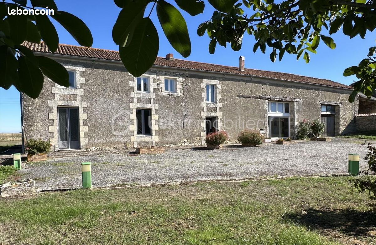 Maison 6 pièces 184 m² · à Cuhon · 184 m² · 128 000 €