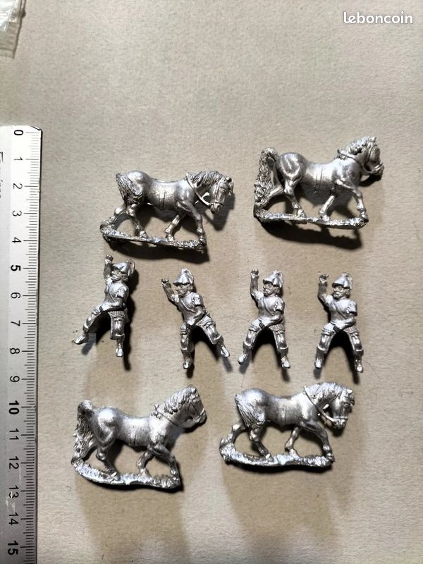 4 x CAVALERIE ROMAIN/ ROMAN 28MM METAL WARGAME MINIATURE M467/ (image 1)