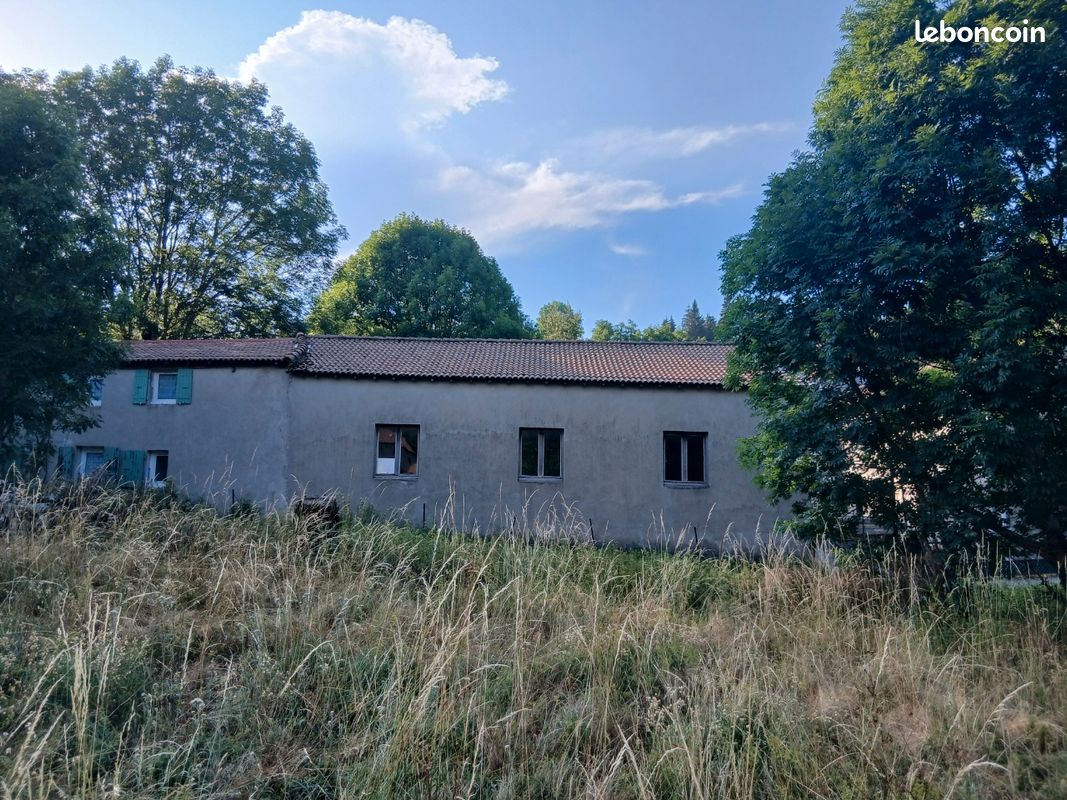Terrain 1 pièce 100 m² · à Saint-Cirgues-en-Montagne · 100 m² · 53 000 €
