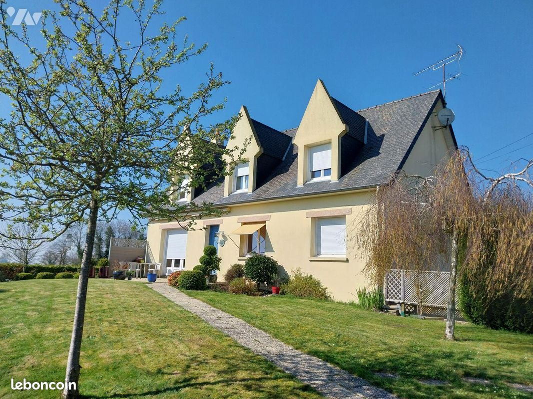Maison 7 pièces 152 m² · à Erbrée · 152 m² · 275 600 €
