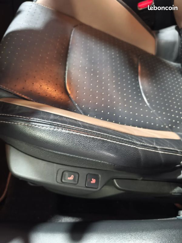 CITROEN DS4 1.6 200ch Sport Chic - 2012 - 104001 km - Faible kilométrage (image 23)