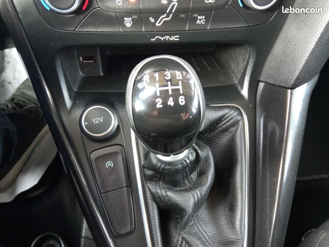 Ford Focus 1.0 EcoBoost 125 S&S Titanium (image 16)
