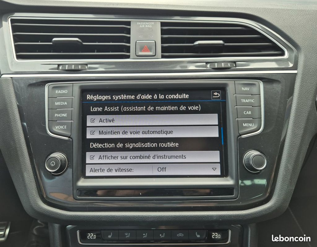 VOLKSWAGEN TIGUAN 2.0 TDI 150 CARAT - R-Line int/ext - Attelage électrique (image 30)