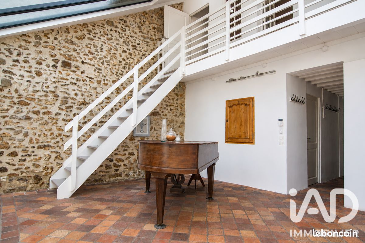 Maison 11 pièces 295 m² · à Linas · 295 m² · 2 700 €