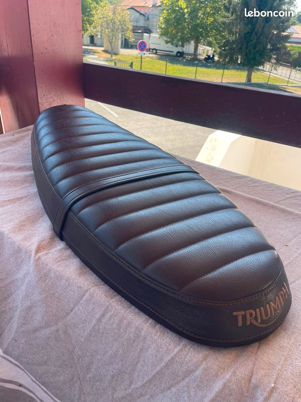 Selle Triumph Marron A9708612 – T100 / T120 / Street Twin / Scrambler (image 1)