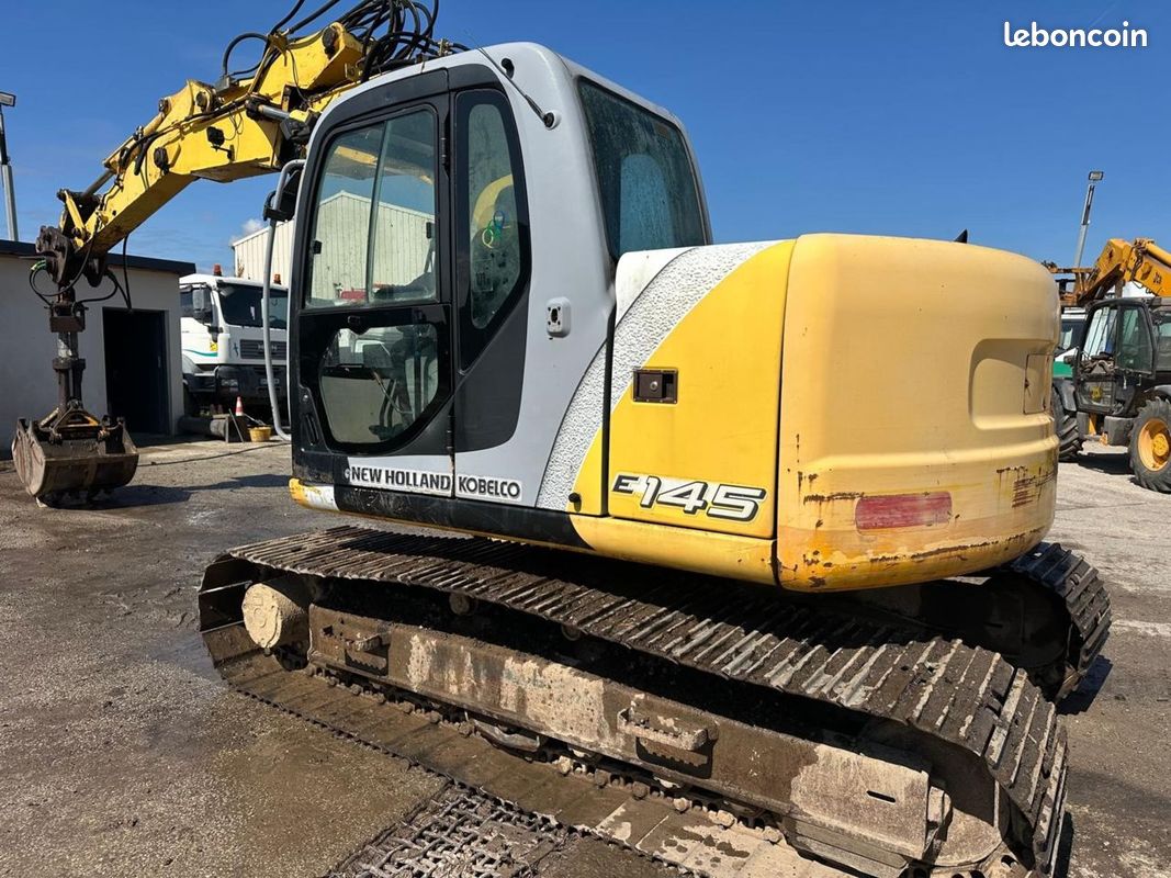 New Holland Kobelco E145 (image 2)