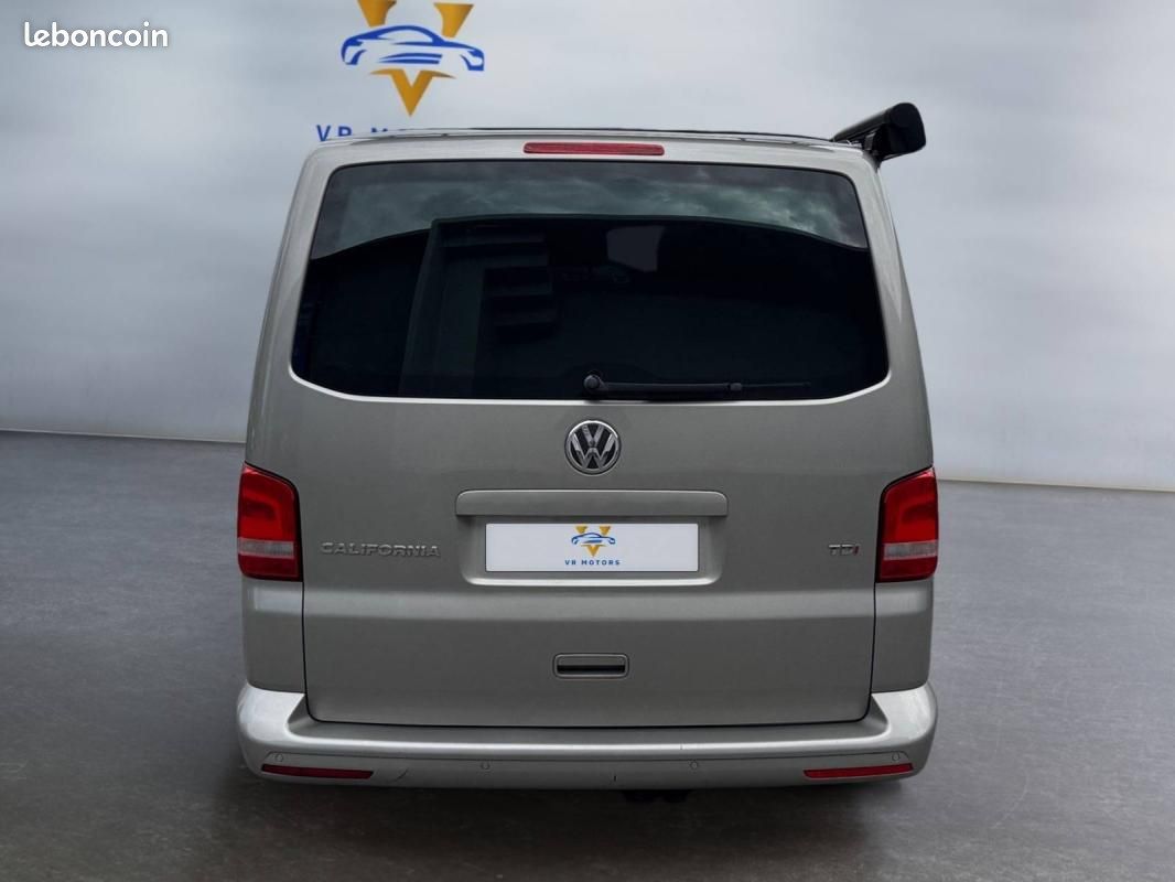 Volkswagen California 2.0 TDI 140 BVM6 – TOIT ÉLECTRIQUE CHAUFFAGE STATIONNAIRE CLIM 3 ZONES RADA... (image 8)