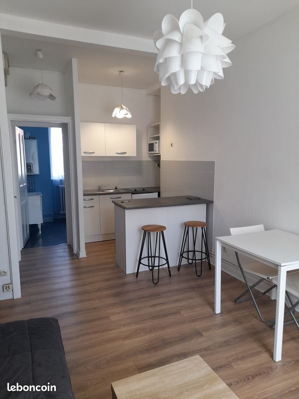Appartement 1 pièce 22 m² · à Landivisiau · 22 m² · 420 €