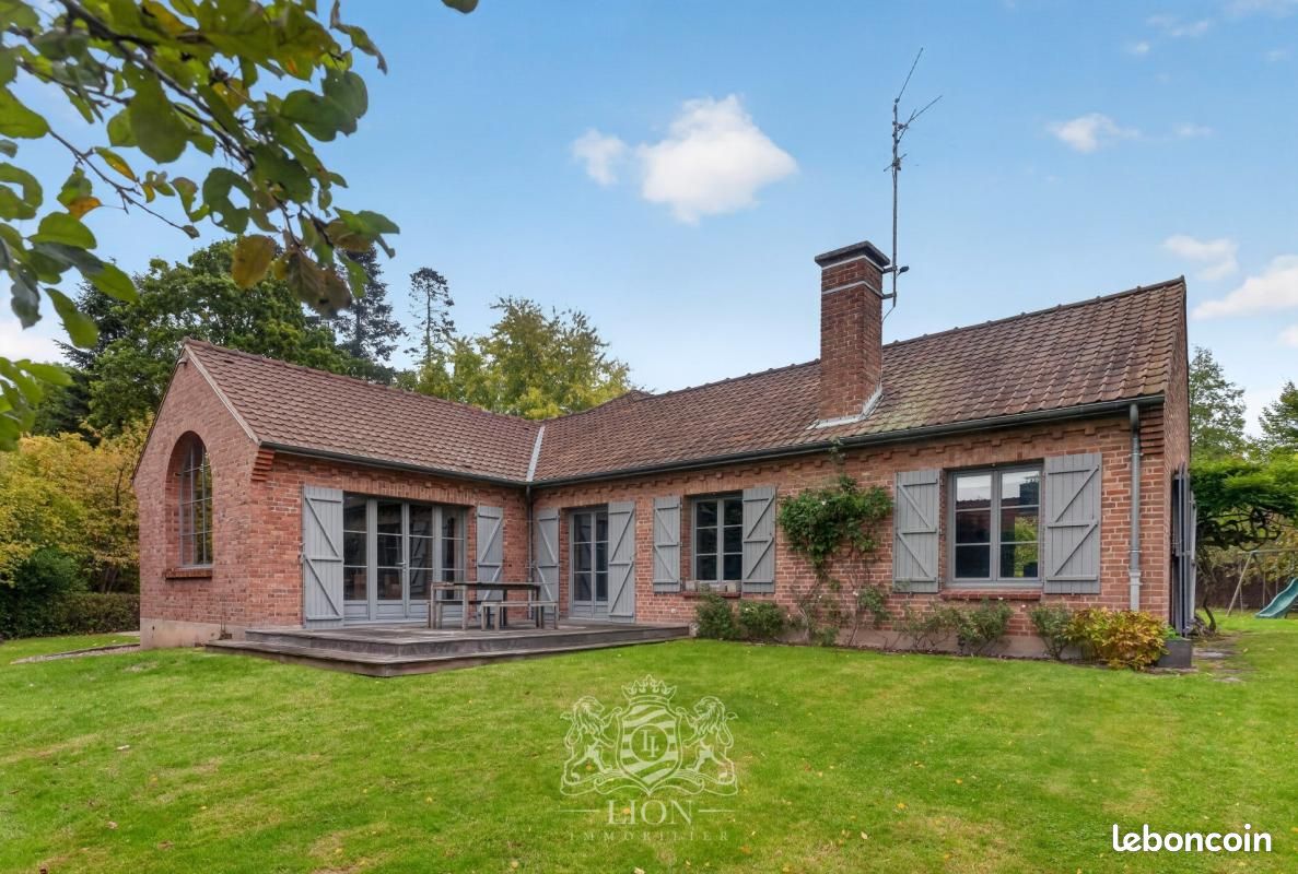 Maison 7 pièces 231 m² · à Croix · 231 m² · 1 200 000 €