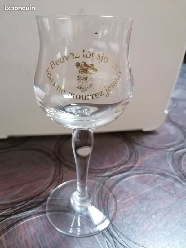 Verres à vin gravés (image 1)