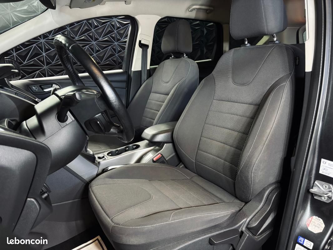 Ford Kuga 1.5 EcoBoost 150 S&S 4x2 Trend DISTRIBUTION OK (image 9)