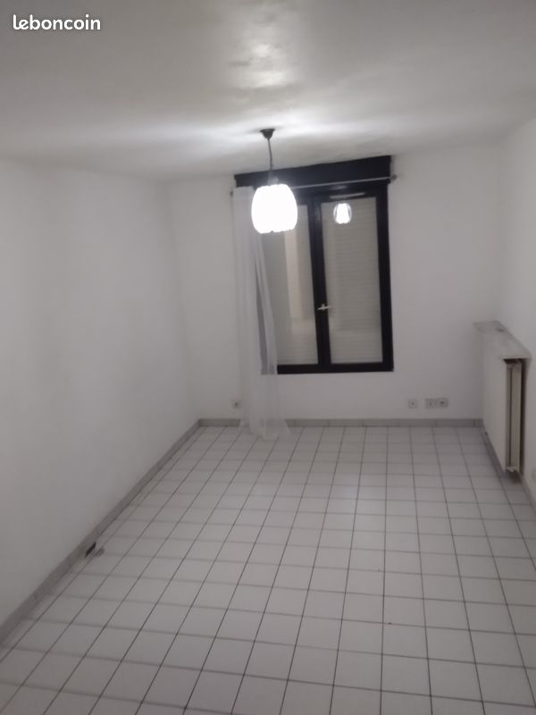 Appartement a louer combs-la-ville - 1 pièce(s) - 27 m2 - Surfyn