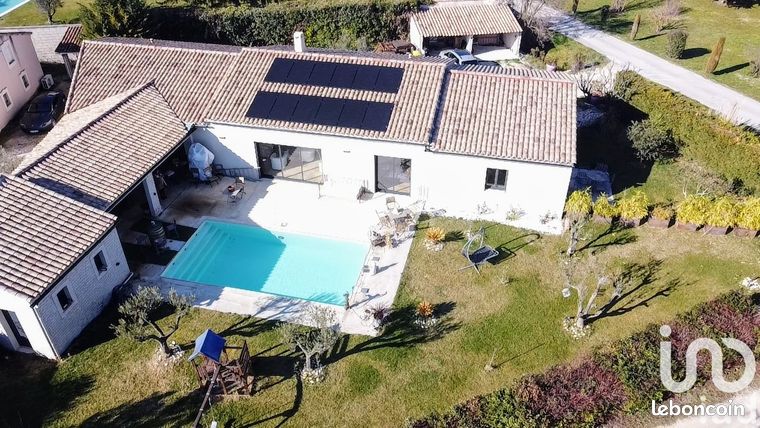 Propriété 7 pièces 225 m²