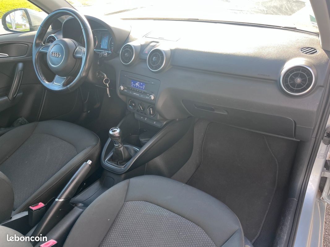Audi a1 1.6 tdi 90 ch ambiente (image 7)