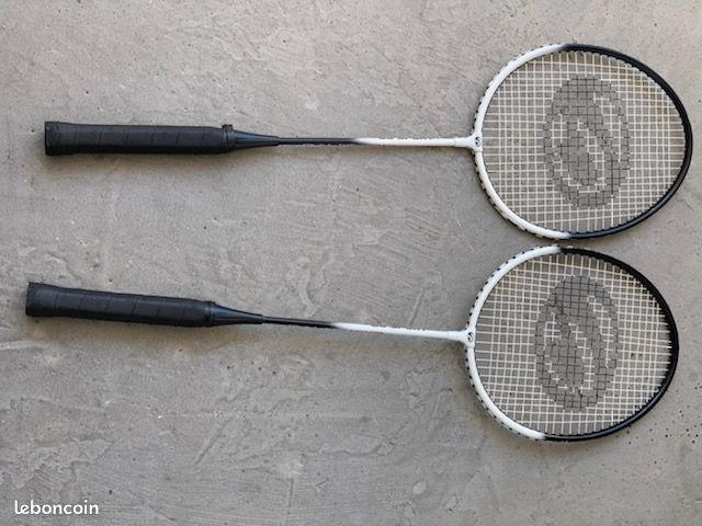 Lot Anciennes Raquettes UNIVERSITY – Tennis Ou Badminton – Vert Et Rouge – À Restaurer
