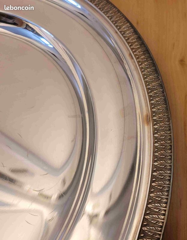 Plat de service rond en porcelaine Bernardaud à Limoges - brocante