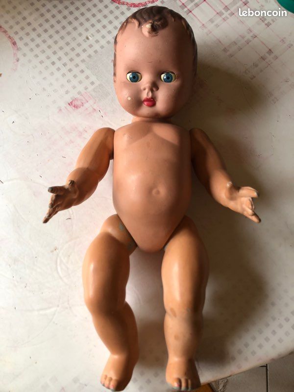 Poupon Ancien Plastique À VENDRE! - FR