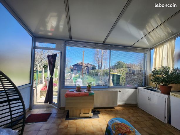 https://img.leboncoin.fr/api/v1/lbcpb1/images/82/59/9a/82599ae965f4869b2d7c8125d7fb8533f3da2efb.jpg?rule=ad-image